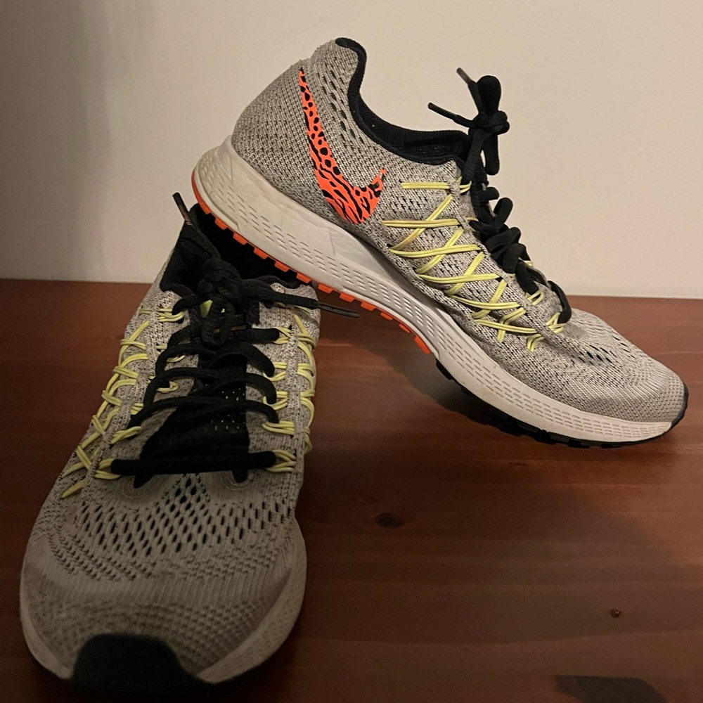 Nike Women’s Sneakers (Zoom Pegasus 32)